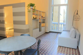 Renovated Apartment with Balcony in San Lorenzo - with elevator Genova
